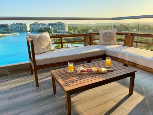 Donde disfrutaras mejor de Cartagena en Baia Kristal in Punta de Canoa