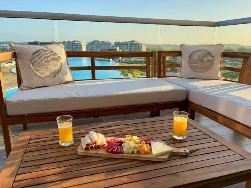 Donde disfrutaras mejor de Cartagena en Baia Kristal in Punta de Canoa