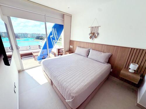 Donde disfrutaras mejor de Cartagena en Baia Kristal in Punta de Canoa
