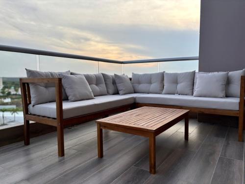 Donde disfrutaras mejor de Cartagena en Baia Kristal in Punta de Canoa
