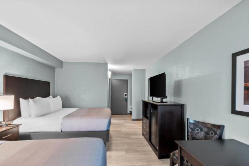 2 queen beds