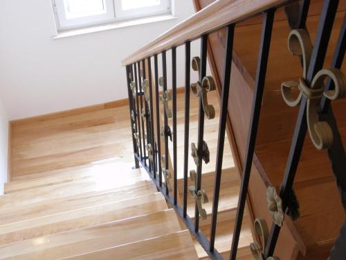 Split Artistic Apartments - image 4