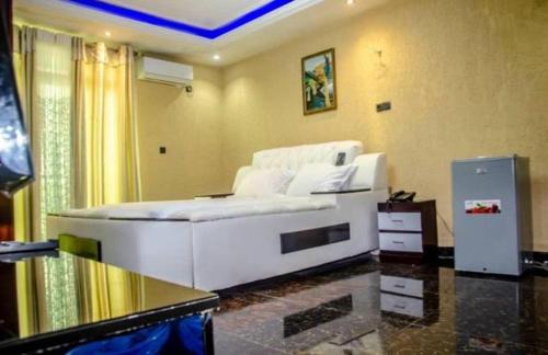 Enoh Presidential Apartment Hotel in ลิมบ์