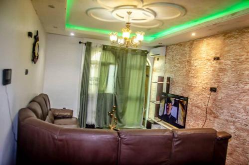Enoh Presidential Apartment Hotel in ลิมบ์