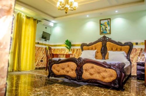 Enoh Presidential Apartment Hotel in ลิมบ์