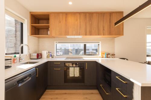 Brand New 2Bed2Bath By Playground Near Town Centre in Rolleston