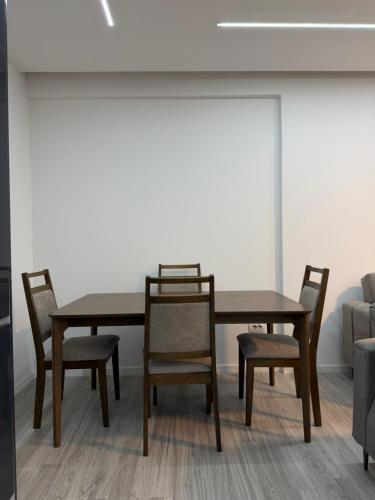 The Golden View -2 Bedroom & 2 Bathroom - Garage Parking in Obilic