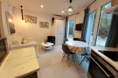 T3 air-conditioned , quiet garden, parking