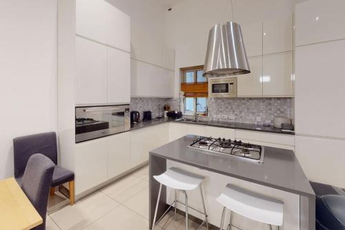 Spacious 3 bedroom maisonette 4