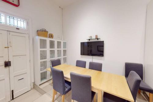 Spacious 3 bedroom maisonette 5