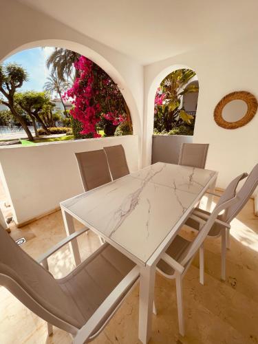 Hacienda Beach Estepona - Bajo con jardín y acceso a la playa