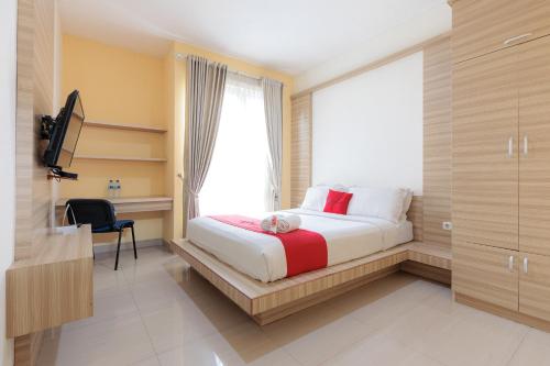 RedDoorz Syariah Plus @ Wisma Bougenville Karawaci in Karawaci