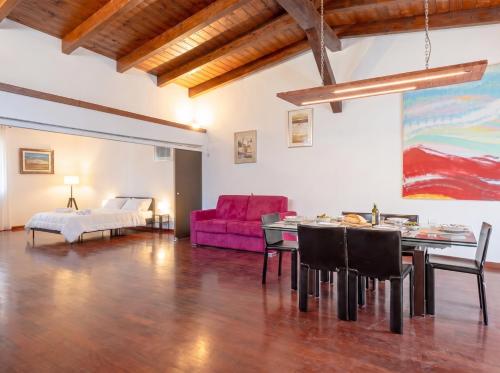 Murat Modern Wooden Penthouse - 3 Bedrooms
