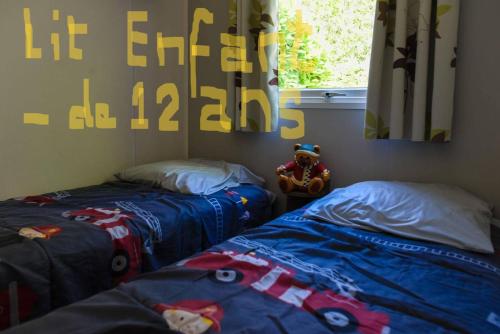 2 bedrooms, 5 beds