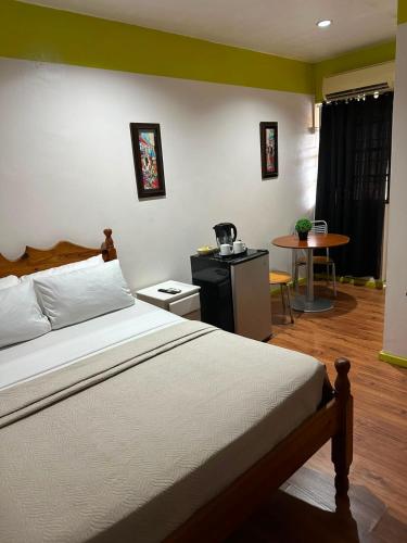 Golden Hideaway Inn in โครินท์