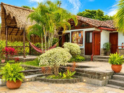 . Casa Maya Lodge