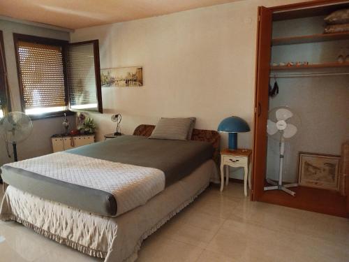 1Room for two with shared bathroom and kitchen