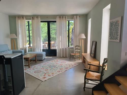 Maison lumineuse arrière-pays niçois