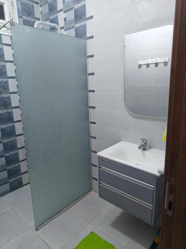 Ντους, residence al madina in El Khroub