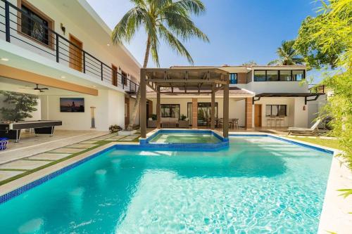 Luxury 10Br Villa - Heated Jacuzzi & Private Pool in El Batey
