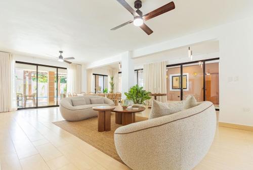 Luxury 10Br Villa - Heated Jacuzzi & Private Pool in El Batey