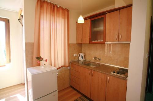 Apartma z 1 spalnico z balkonom (One-Bedroom Apartment with Balcony)