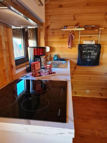 Chalet accueillant dans la Drôme des Collines (Chalet accueillant dans la Drome des Collines) in Montchenu