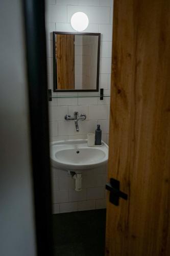 2 bedrooms, 4 beds