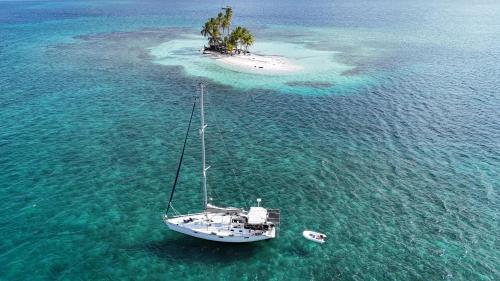 . Sail & Wake up Somewhere New Every Day