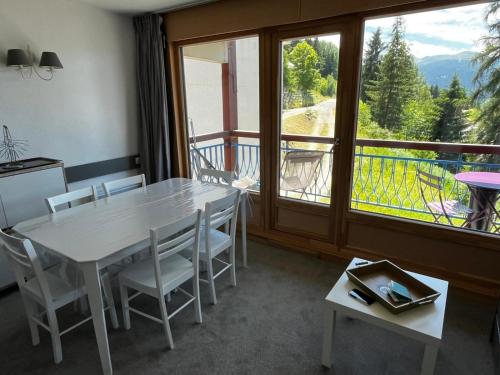 Résidence Ruitor Arc 1800 - Appartement 3 pièces pour 6 personnes avec une jolie vue sur la vallée, proche du télécabine dans le village de Charmettoger à A MAE-1878