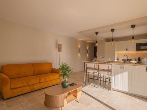 Appartement neuf a pied du centre-ville et de la plage avec parking et piscine