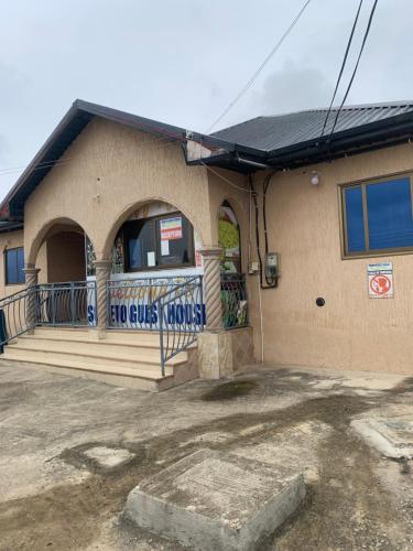 Soweto Guesthouse and Pub - Ghana in Kasoa