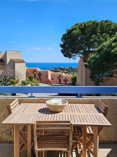 Petit Paradis Vue Mer Agréable studio à Cavalaire sur mer Golfe de St Tropez