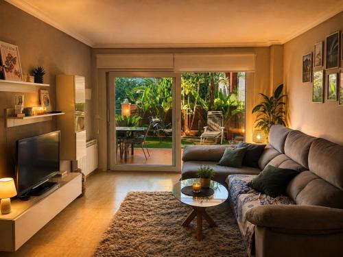 Bungalow outdoor with Garden & BBQ - Carabassi Beach 10'