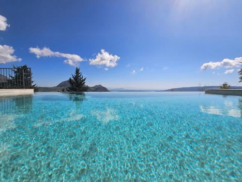 Sunrise Villa Infinity Pool & Views in Ravanj