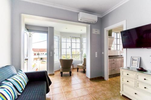 Apartamento hermosas vistas a la playa césped artificial