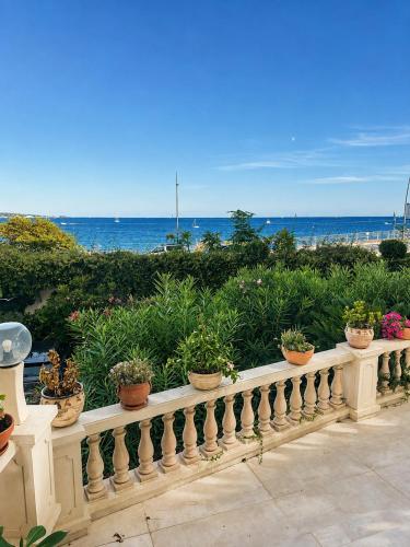 4BR Sea View Garden Apartment near Cannes and 1min from Beach