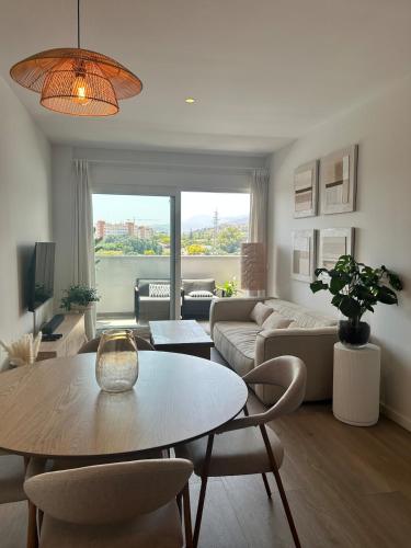 Modern apartment with pool in Estepona
