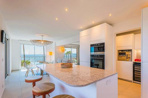 Luxurious waterfront - Unique & Exclusive location