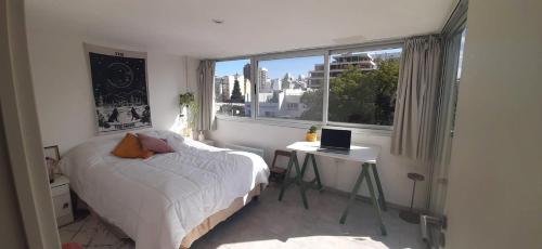 Bright and modern room with terrace in Núñez