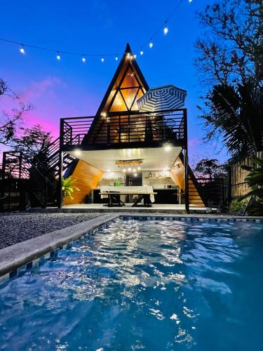 Patar Beach Villa with private pool Bolinao