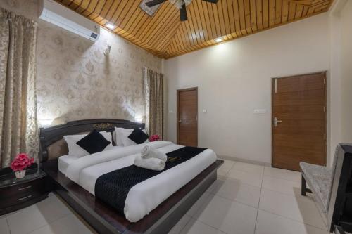 The Summer House Kasauli l 4 Bed Room Villa With Plunge Pool l Free Parking By Exotic Stays - image 5