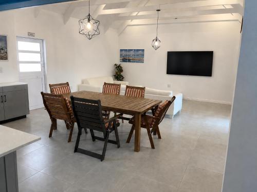 Modern, spacious & newly renovated Langebaan Stay in Skiathos