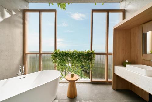 Casa de banho, NHAAN Resort & Spa Hoi An, Tapestry Collection by Hilton in Cam Thanh