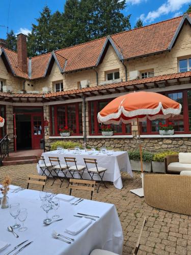 Exterior view, Hostellerie Du Lys in Chantilly