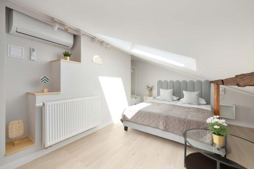 Klimatyzowany Apartament blisko Centrum z 2 Sypialniami by Noclegi Renters - image 3