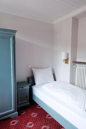1 twin bed
