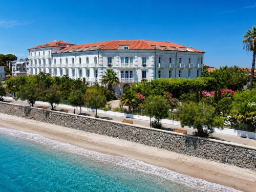 Grand Hotel Des Sablettes Plage, Curio Collection By Hilton - Hôtel - La Seyne-sur-Mer