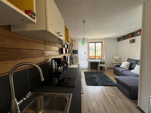 Résidence Carene - Appartement chaleureux · Proche des pistes · Vue pistes · Balcon MAE-3623