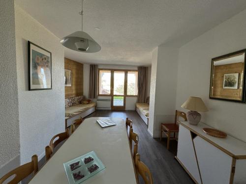 Résidence Licorne - Appartement confortable · Skis au pieds · Vue pistes · Balcon MAE-3657